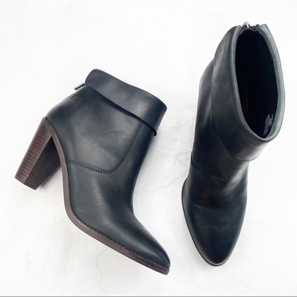 [Lucky Brand] Classic Navy Leather Booties - Picture 2 of 5